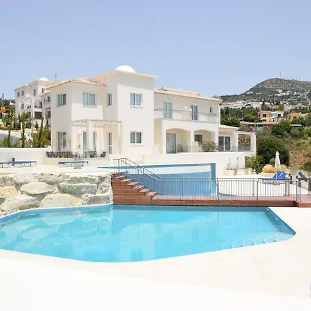 Luxury With Pool By Raise דירה Tala