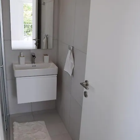 Luxury With Pool By Raise Apartment