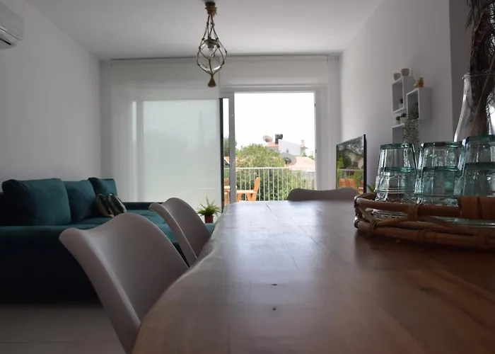 Apartmán Luxury With Pool By Raise *