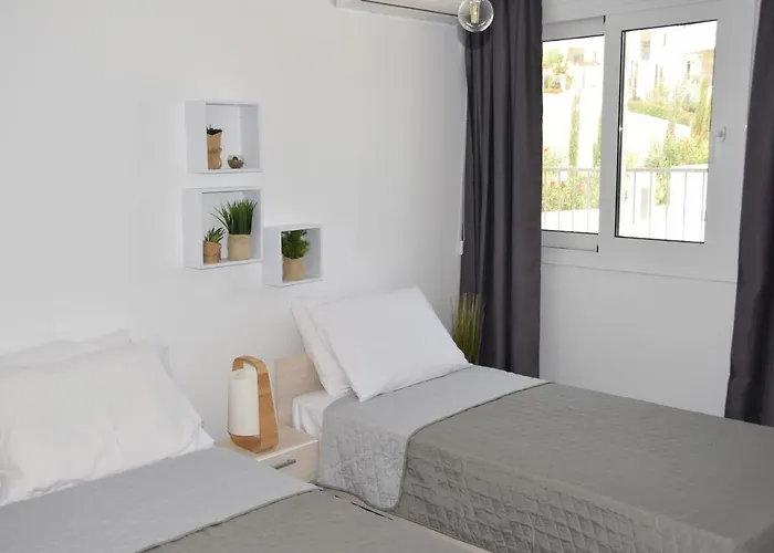 Luxury With Pool By Raise Apartmán *