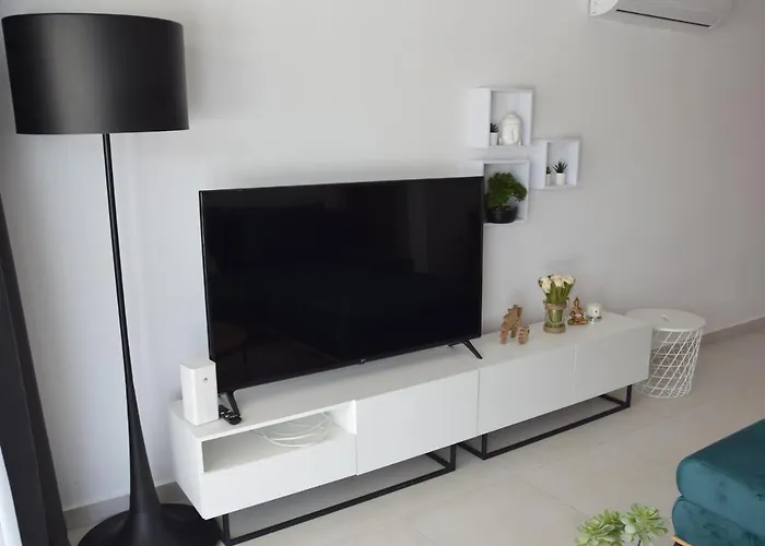 Luxury With Pool By Raise *