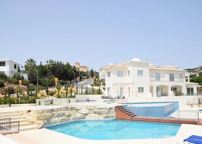 Luxury With Pool By Raise Tala