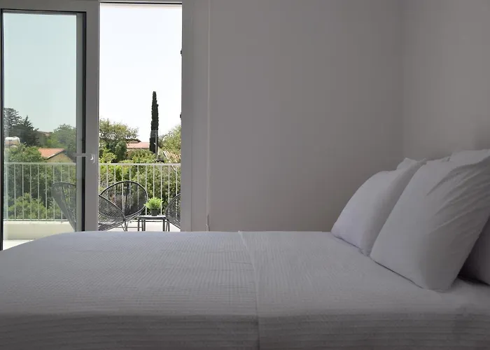 Apartmán Luxury With Pool By Raise