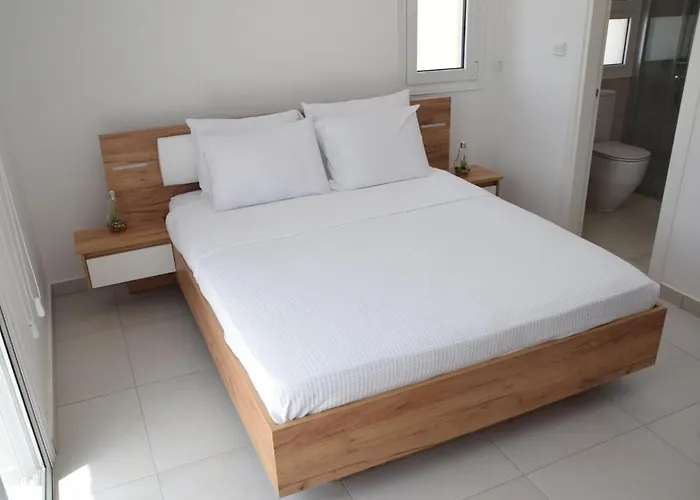 Luxury With Pool By Raise Tala